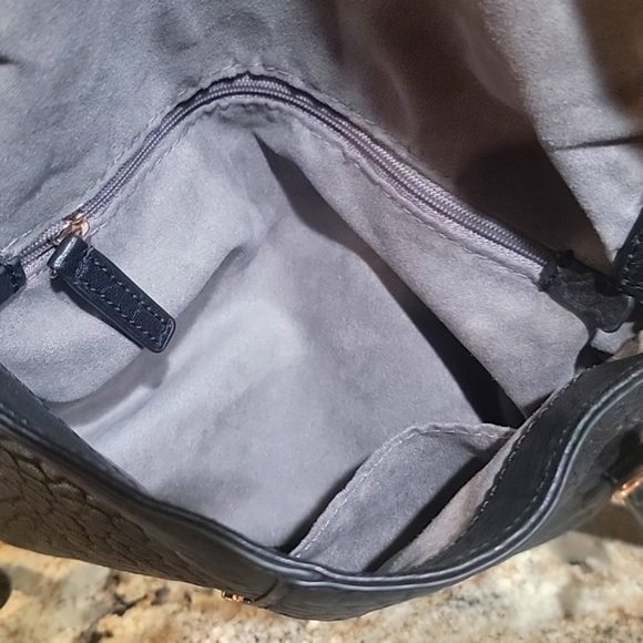 New Vince Camuto NWOT Cory Lamb Black Leather expandable crossbody purse - Picture 9 of 10